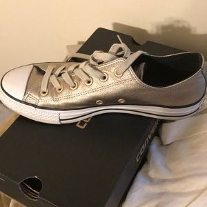 Women’s Leather Converse with tan laces